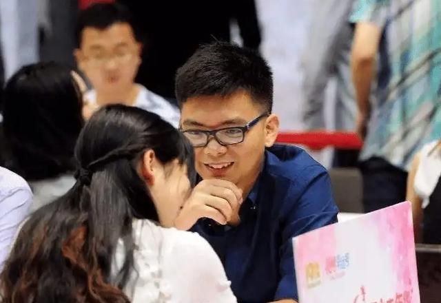 小马拉大车奋力输出成熟的呻吟 但需注意避免歧义和低俗化