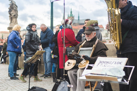 97干成人 干成人这些例子说明