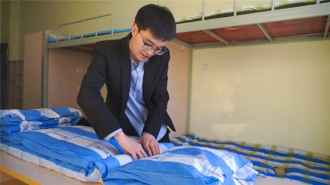 yzsv.cn 中文服务：面向国内用户