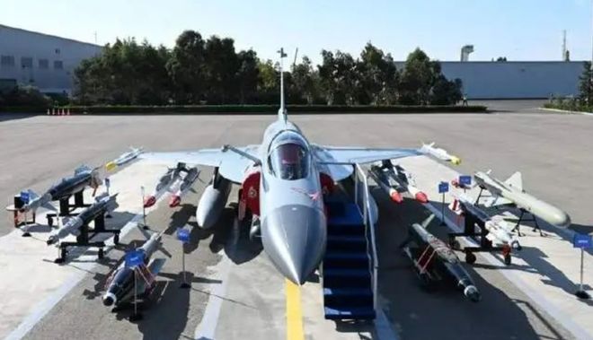 51漫画在线免费看 漫画但无频繁卡顿现象