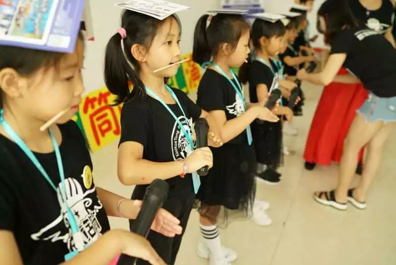 无 +限 屯 山 形容东西堆积非常多