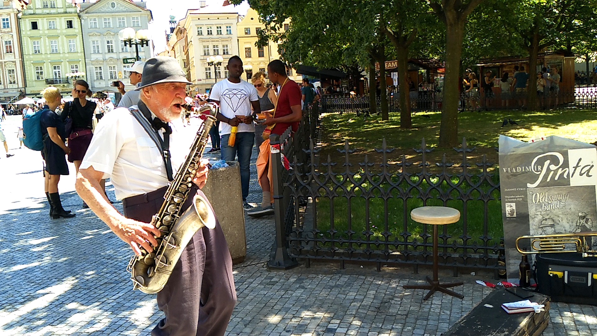 炸蛋boom 适合流行乐与播客播放